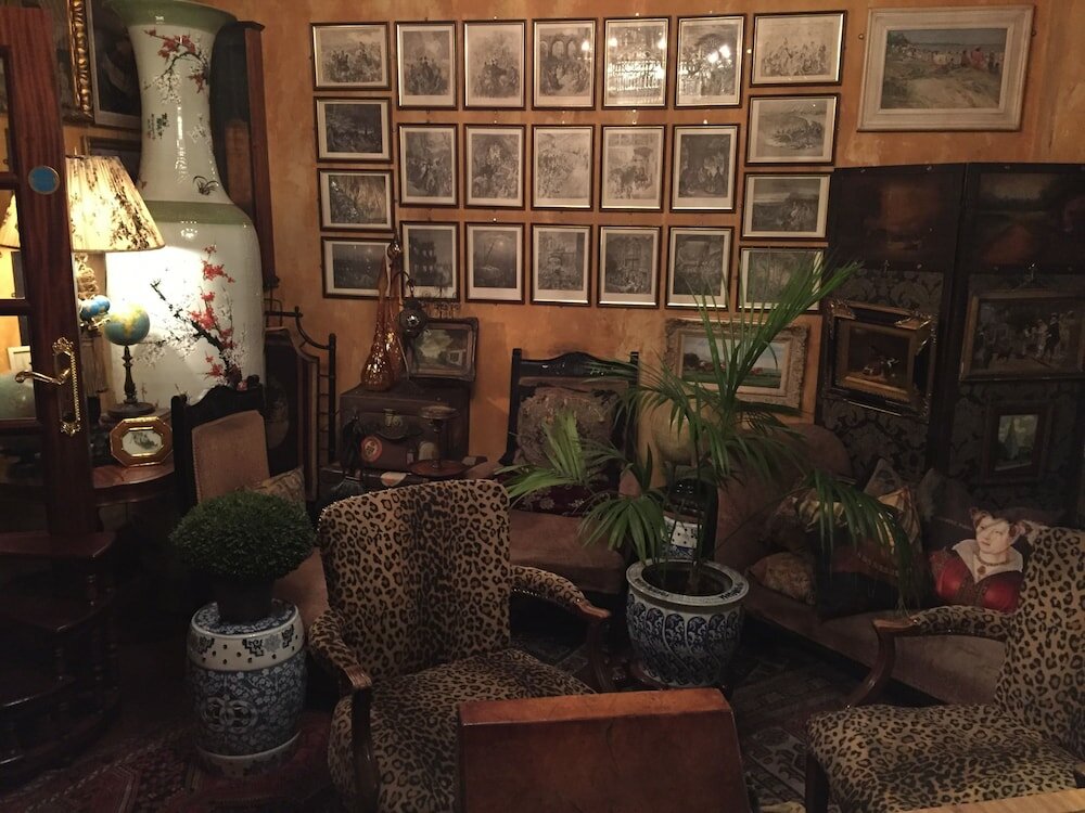 Фото The Pavilion Hotel