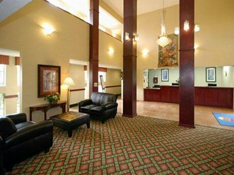 Фото Comfort Inn & Suites Love Field - Dallas Market Center