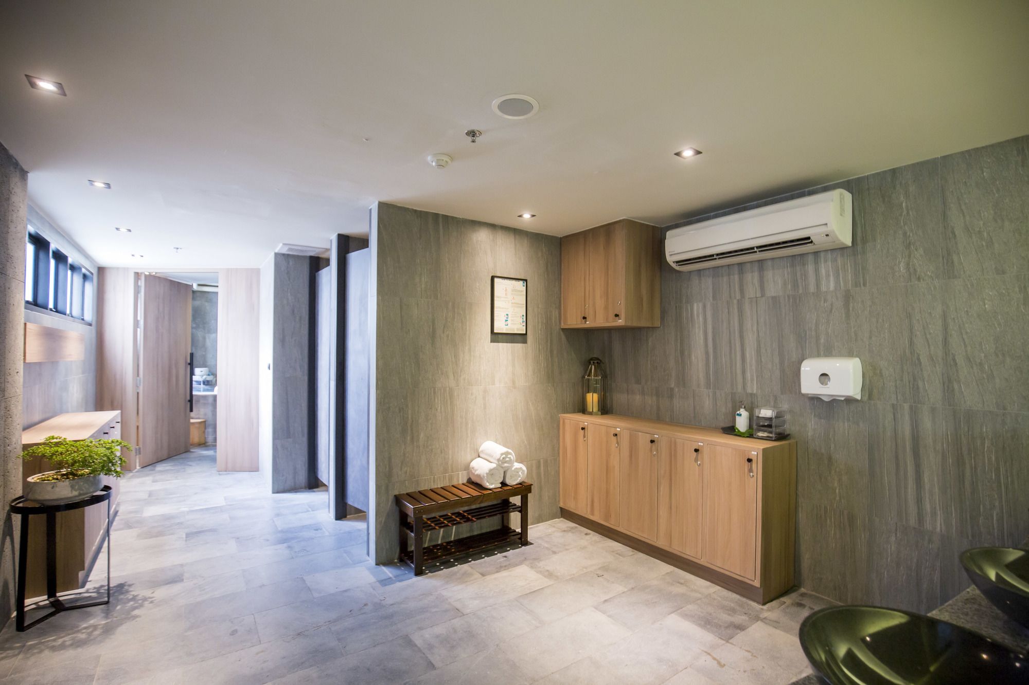 Фото Cross Vibe Sukhumvit Hotel