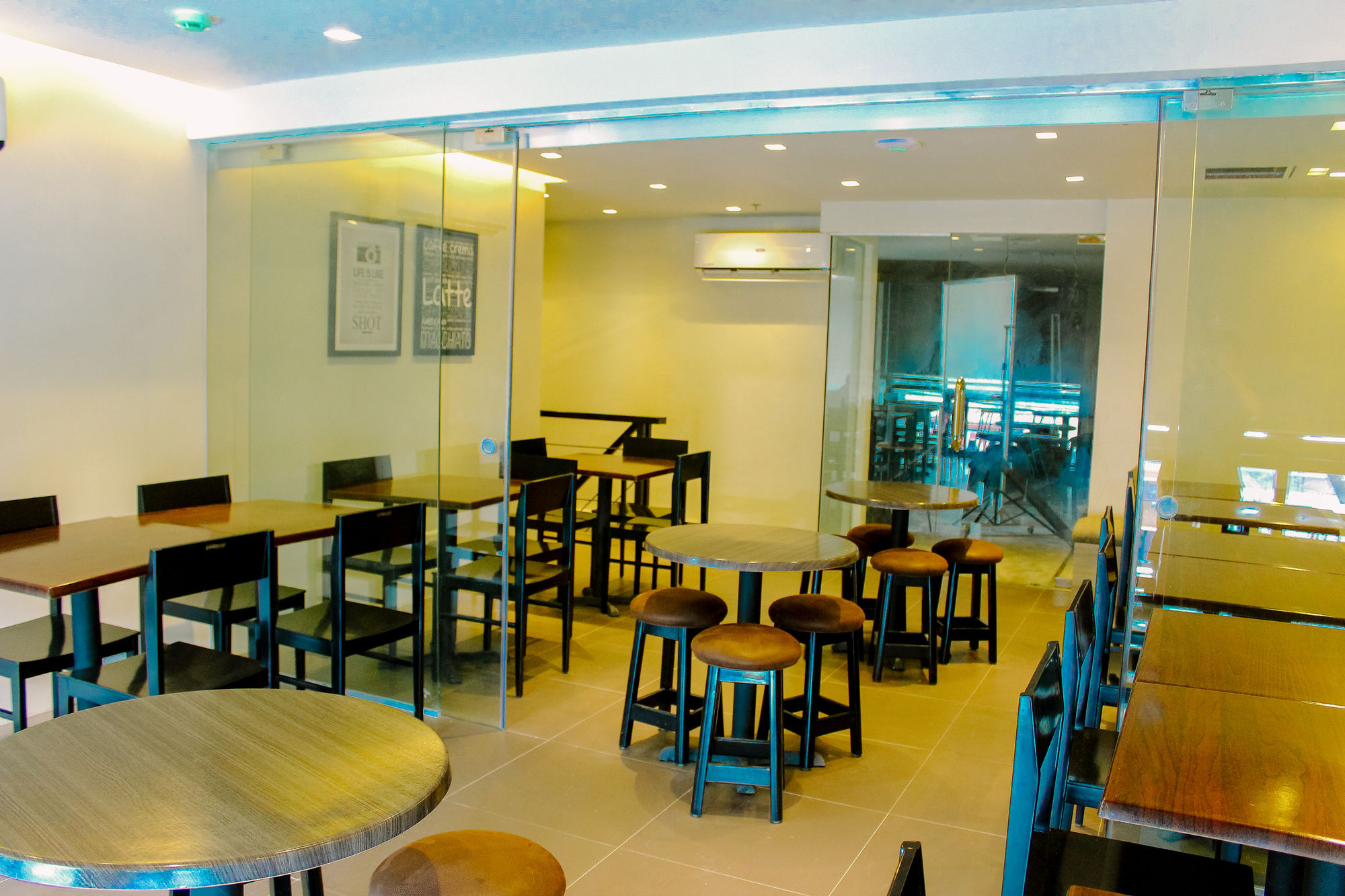 Фото Mabolo Royal Hotel