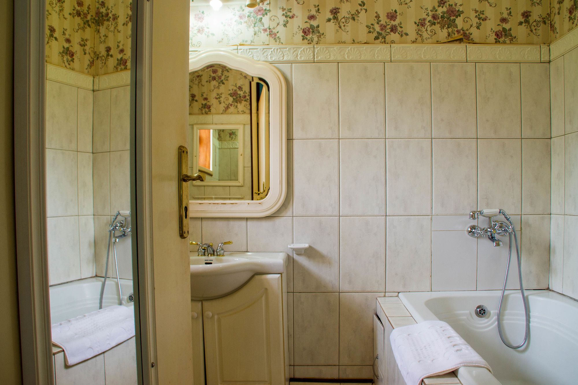 Фото Islet Hotel