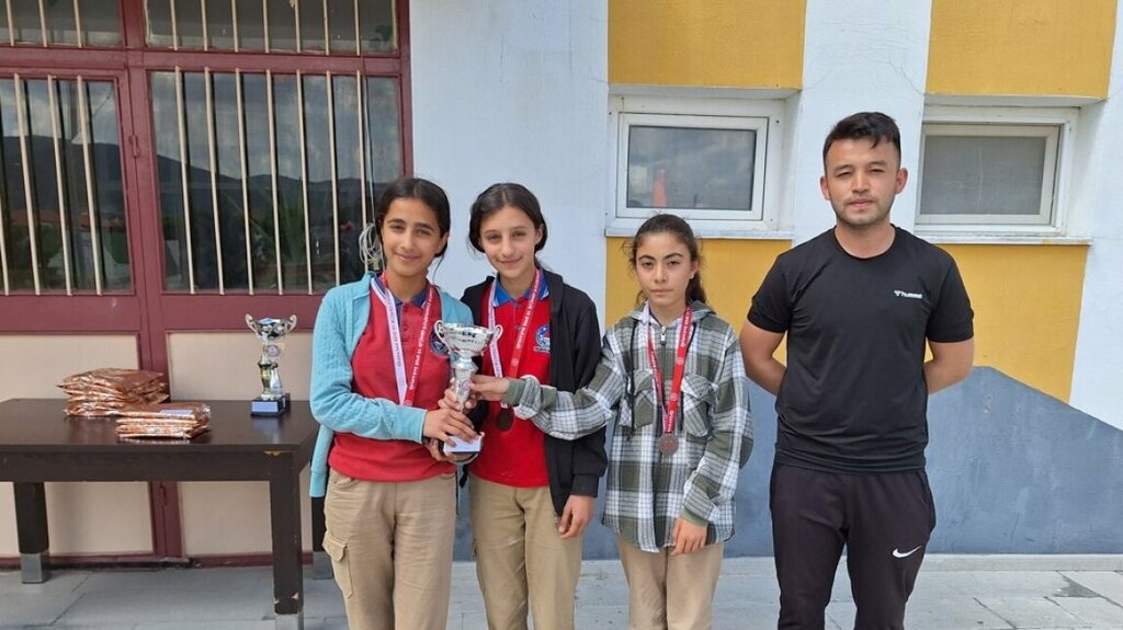 School Ozancik Middle School, Ortakoy, photo