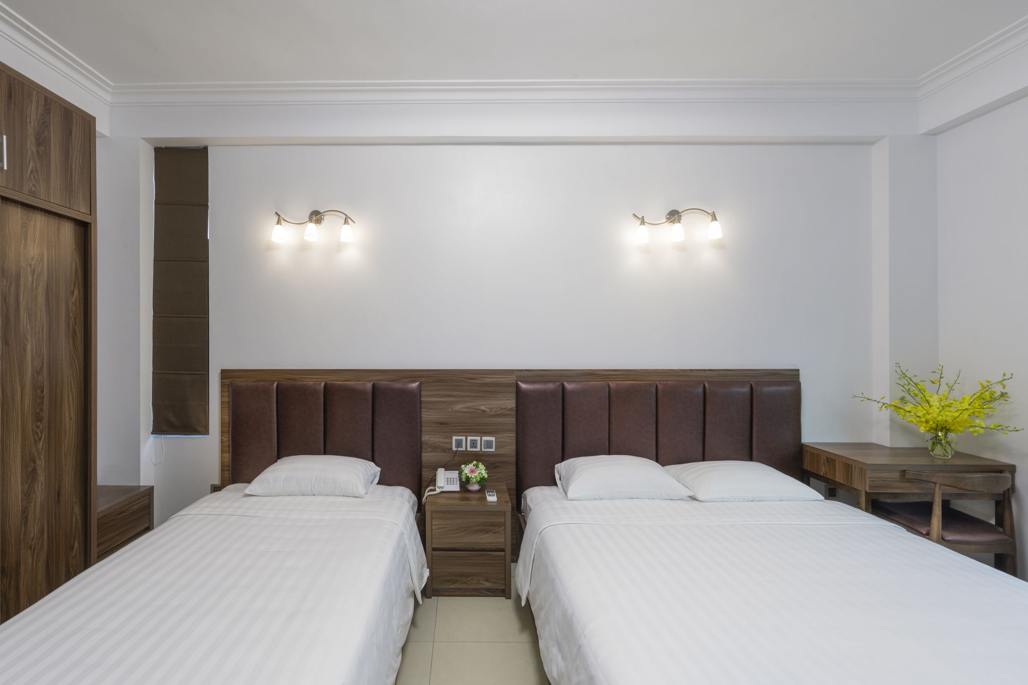 Фото Westlake Tay Ho Hotel