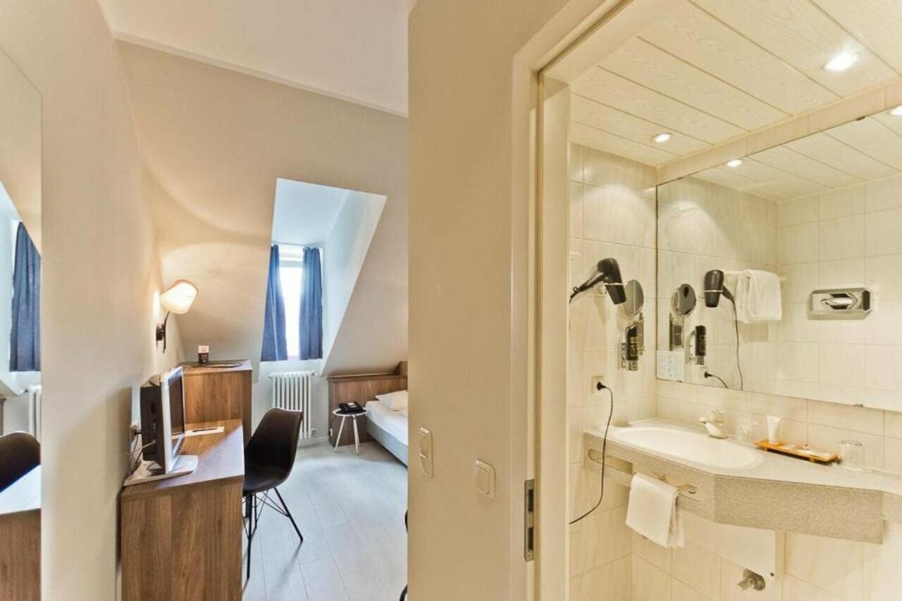 Фото Hotel Astor München