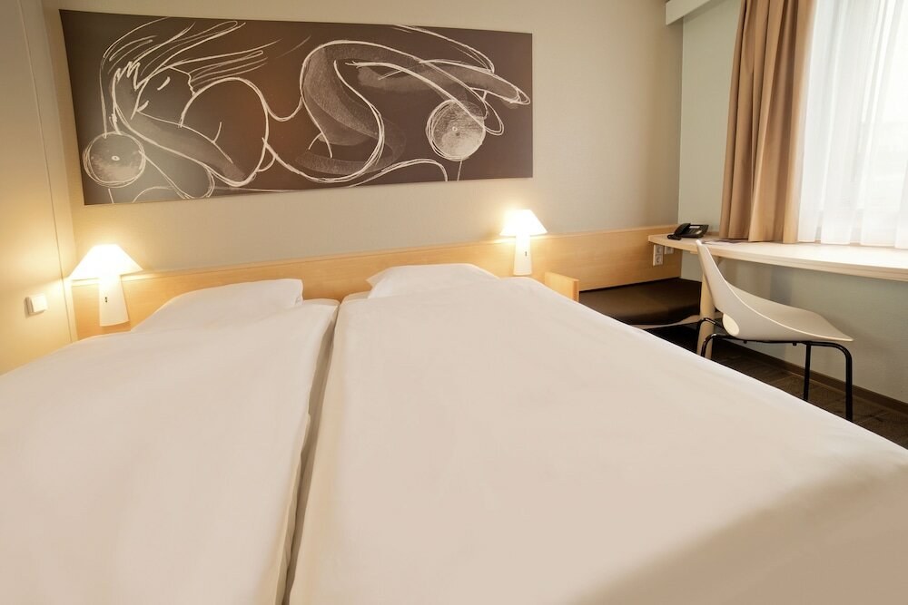 Фото Ibis Jena City Hotel