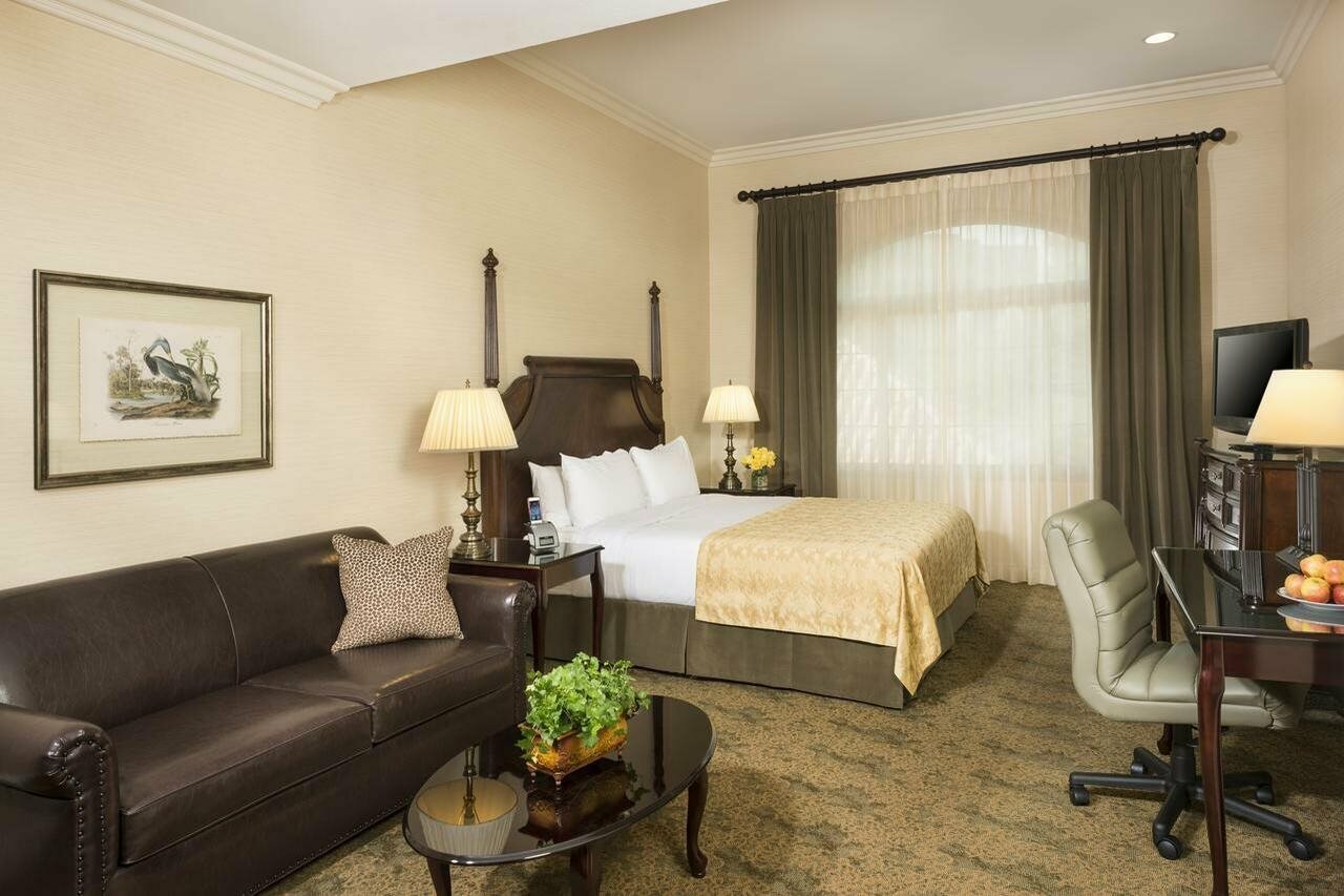 Фото Ayres Suites Diamond Bar