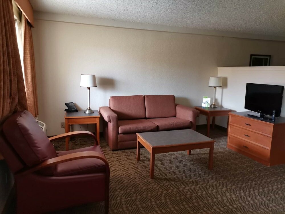 Фото Super 8 by Wyndham San Antonio Near SeaWorld Ingram Park