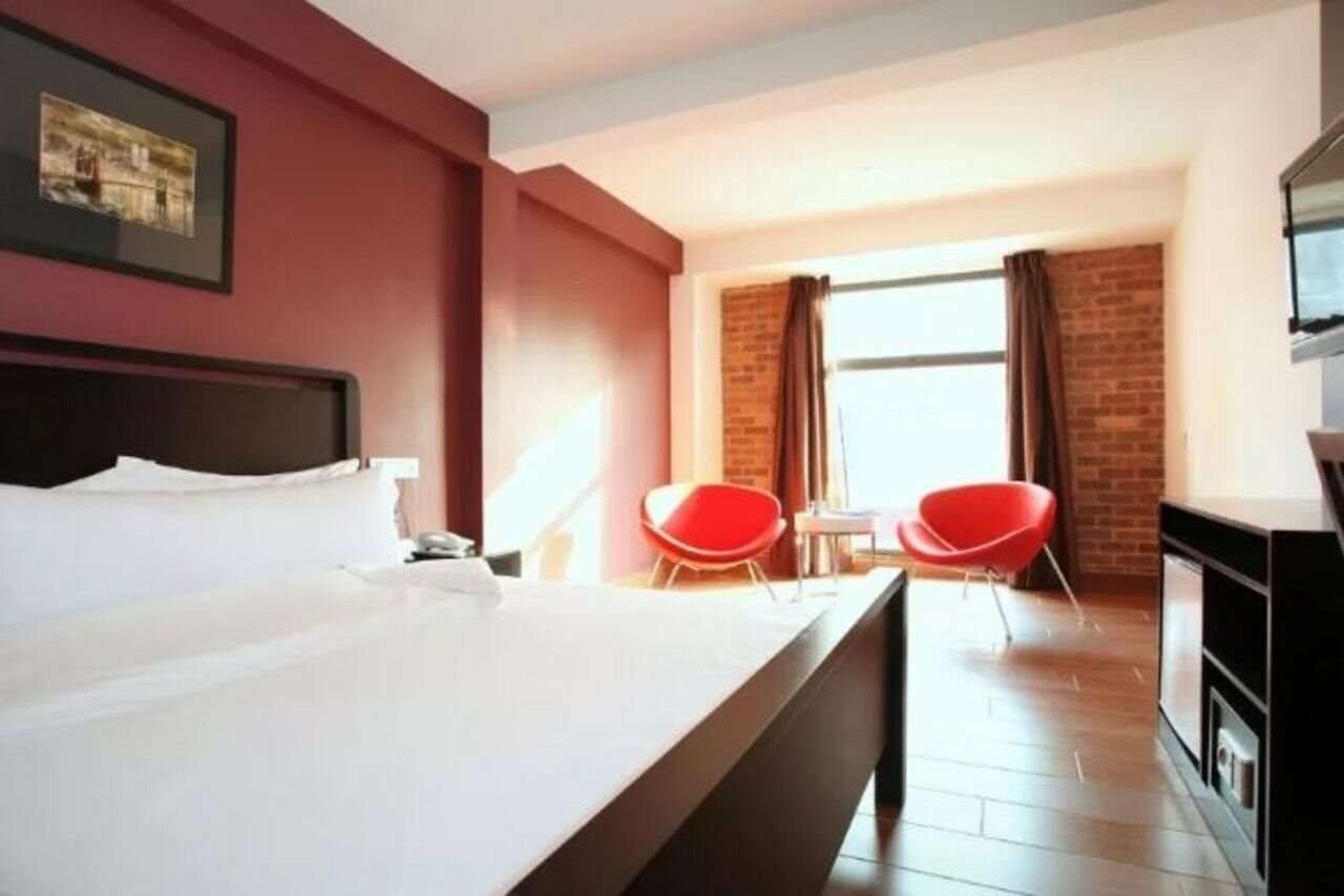 Фото Crossroads Hotel