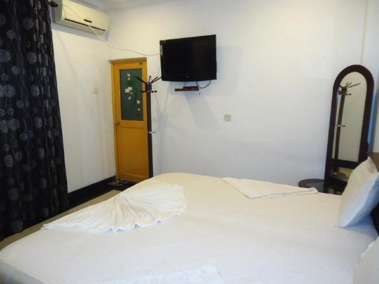 Фото Oak Wood Inn Kandy Hotel