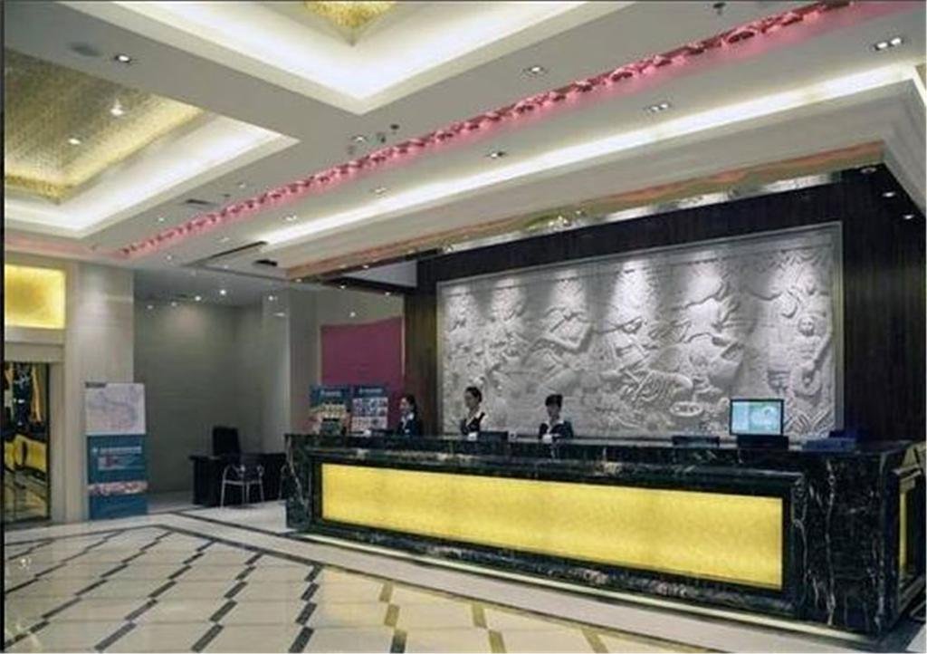 Фото GreenTree Inn Guangzhou Jichang Road Express Hotel