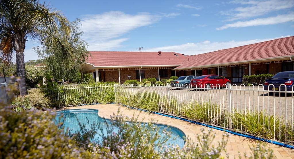 Фото Best Western Ambassador Motor Inn & Apartments