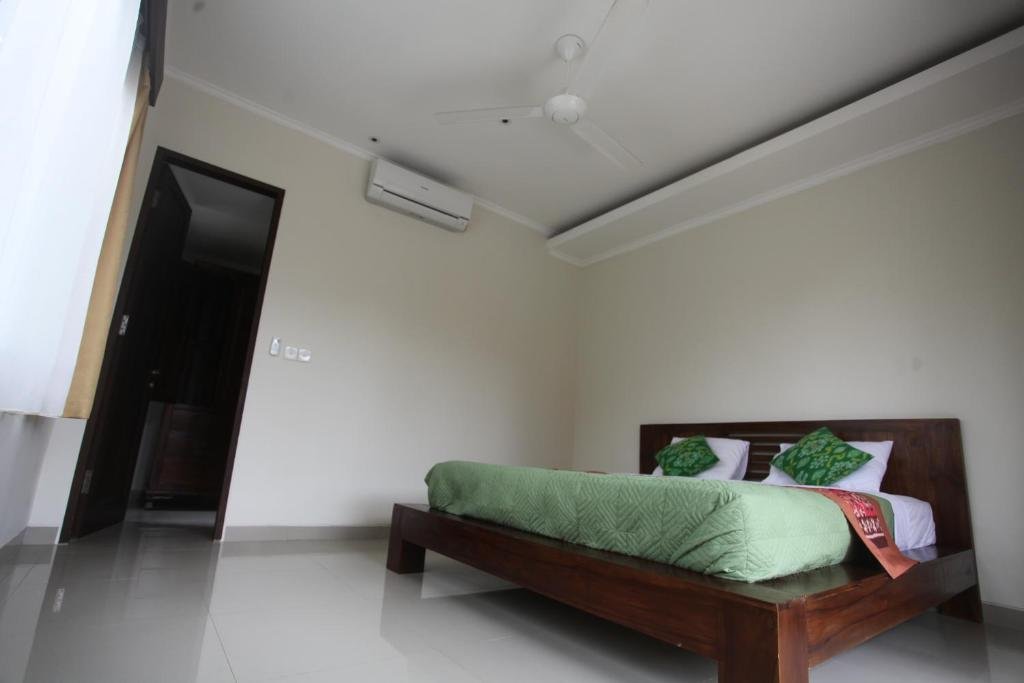 Фото Merthayasa Bungalow 2