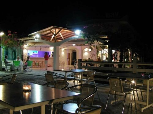 Гостиница Kavos Bay Seafront Hotel