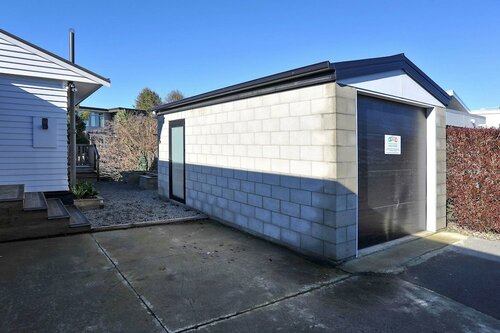 Гостиница Brookside Villa - Christchurch Holiday Homes в Крайстчерче