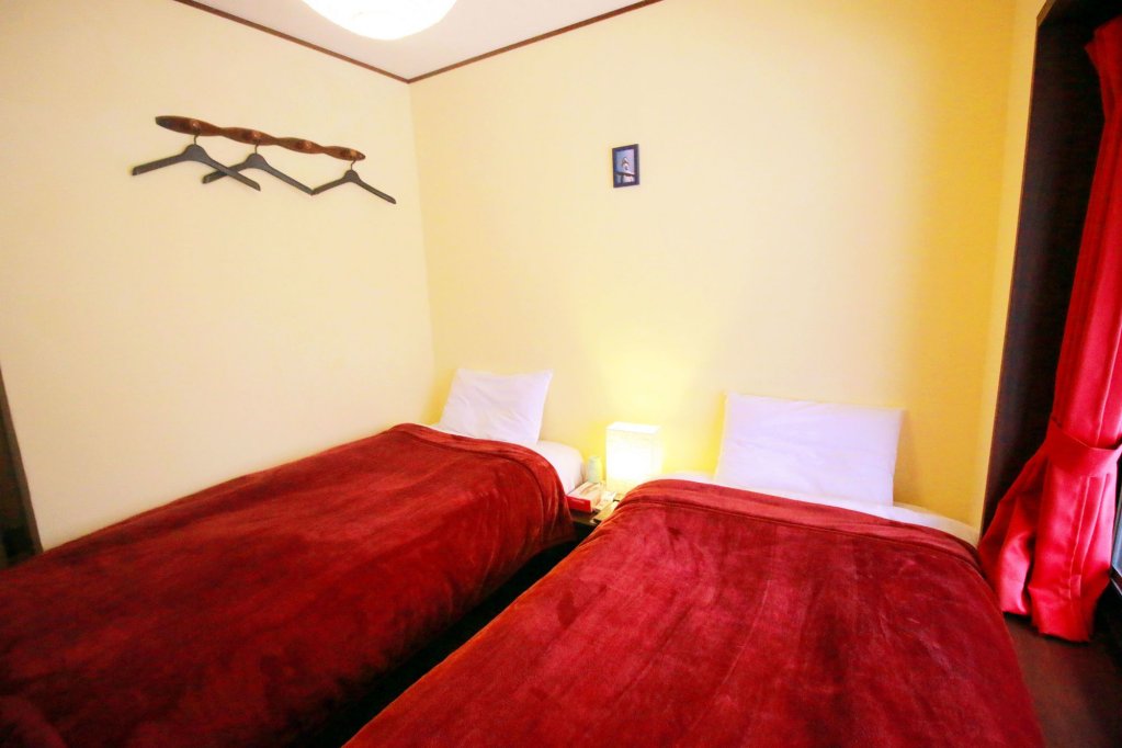 Фото Lodge Q Hotel