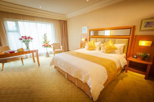Гостиница Mayflowers Hotel Wuhan в Ухане