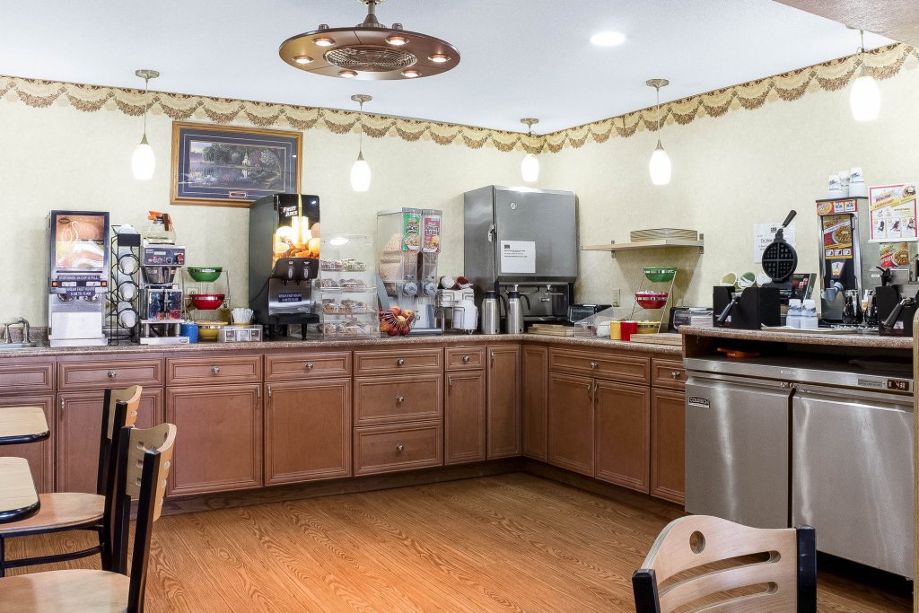 Фото Econo Lodge Grand Forks