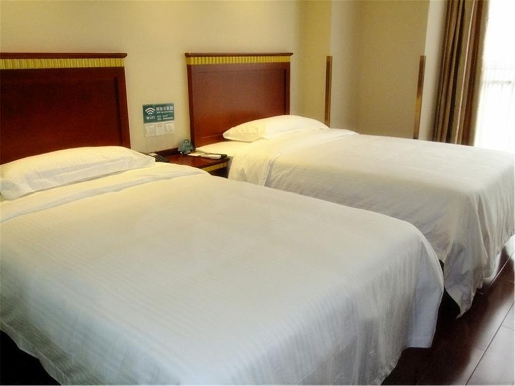 Фото GreenTree Inn Guangzhou Jichang Road Express Hotel