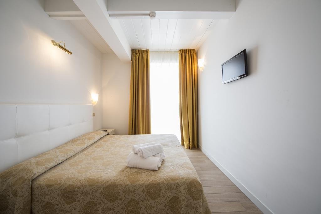 Фото Hotel Alexander