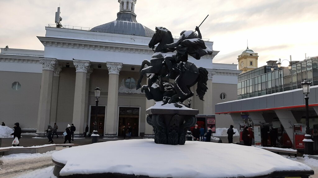 Panorama: Георгий Победоносец, genre sculpture, Москва, Комсомольская площадь, в