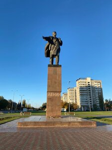 В.И. Ленин (Volgograd Region, Volzhsky, Lenin Square), monument, memorial