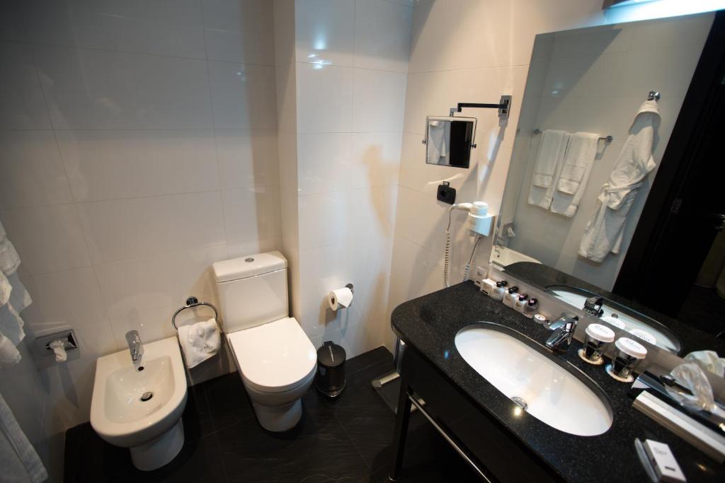 Фото North Avenue by Stellar Hotels