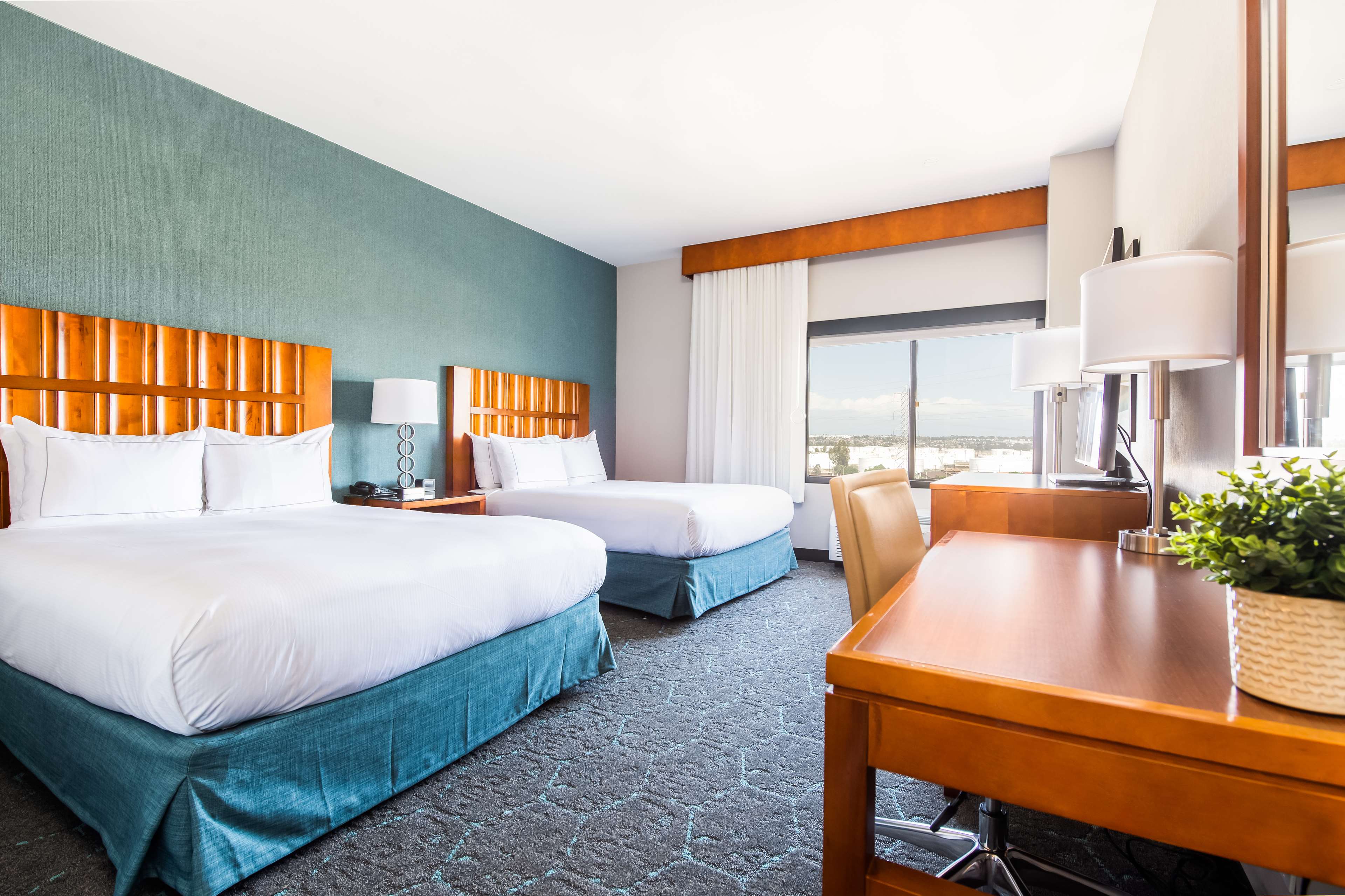 Фото DoubleTree by Hilton Carson