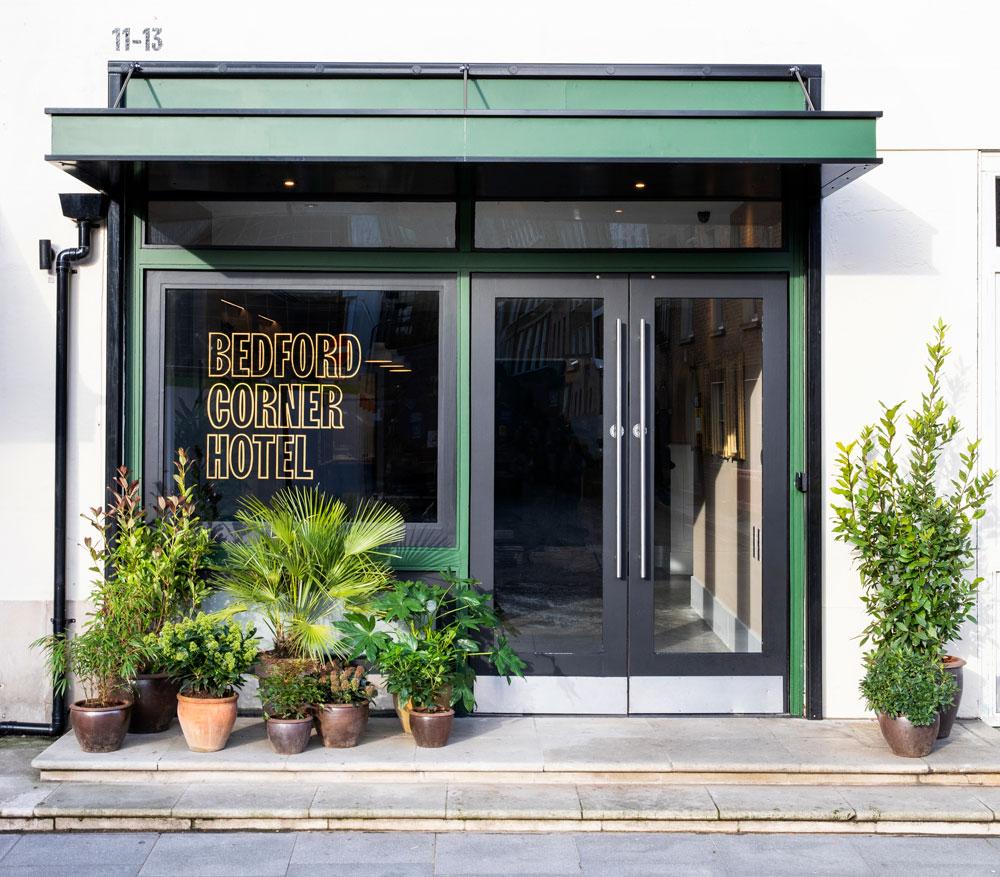 Фото Bedford Corner Hotel