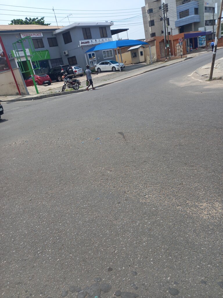 Insurance company Hedge Risck, Accra, photo