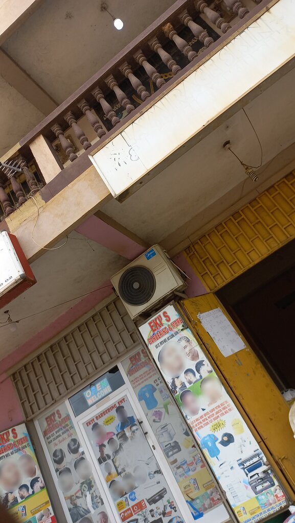 Barber shop Ekis barbering shop, Accra, photo