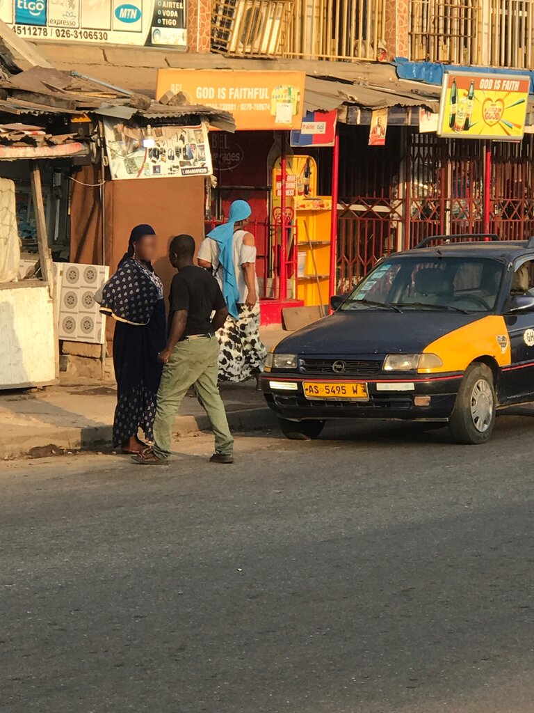 Sale and lease of commercial real estate God Is Faithfuk, Accra, photo