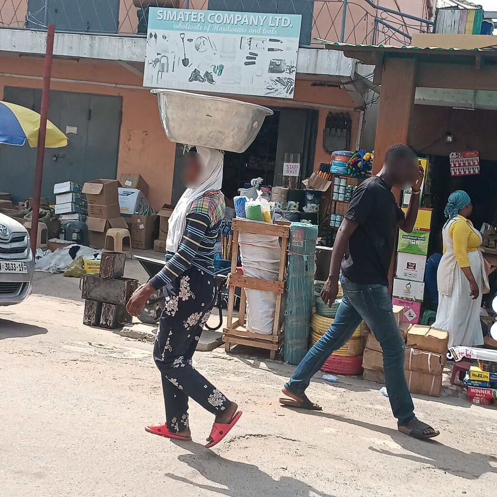 Household goods and chemicals shop Simater company Ltd, Accra, photo