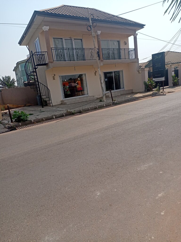 Clothing store DNH, Accra, photo
