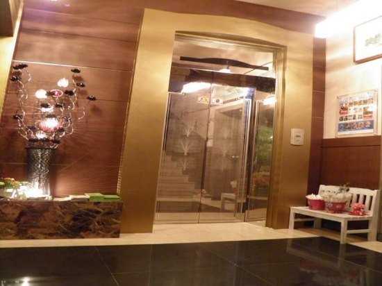 Фото Brown Hotel