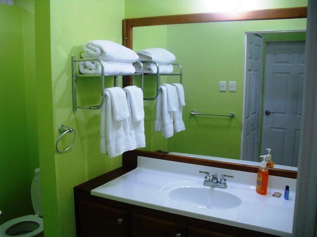 Фото Piarco Village Suites