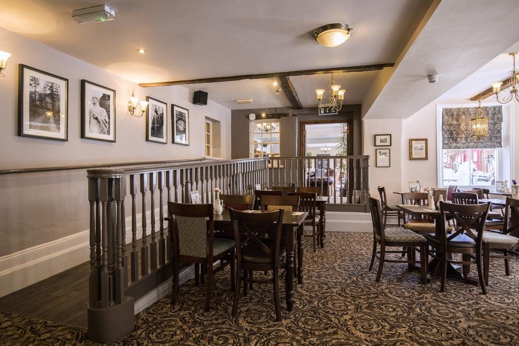 Фото White Lion Royal Hotel