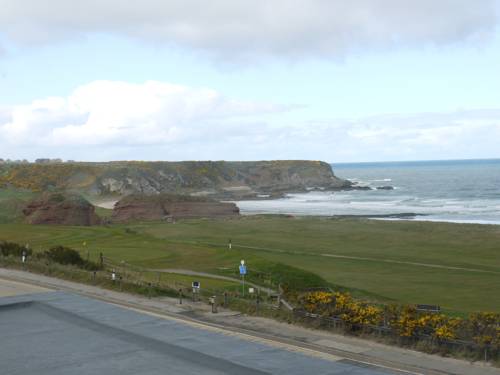 Фото Cullen Bay Hotel