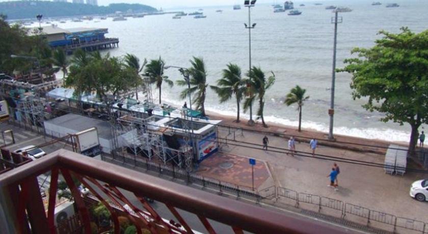 Фото The Red Balcony Inn