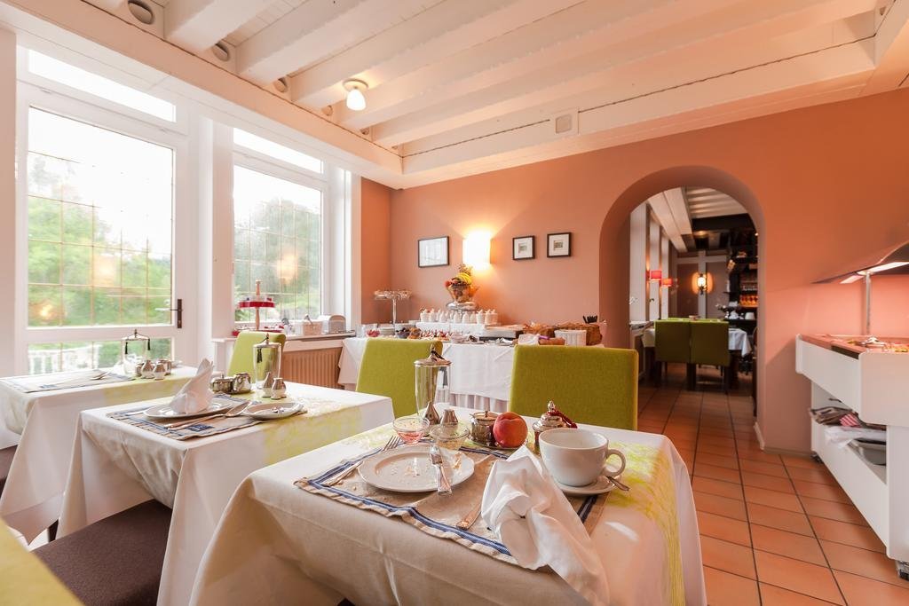 Фото Hotel Tannenhof