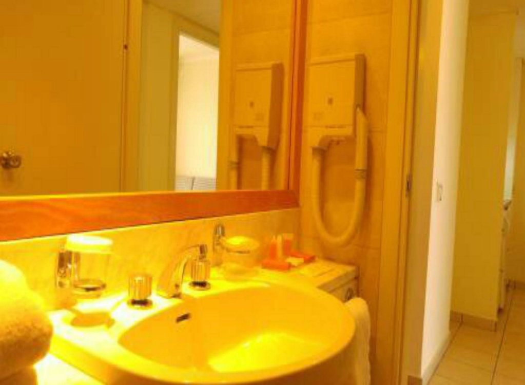 Фото Athineon Hotel