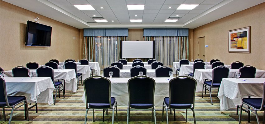 Фото Holiday Inn Express Hotel & Suites Ottawa West Nepean