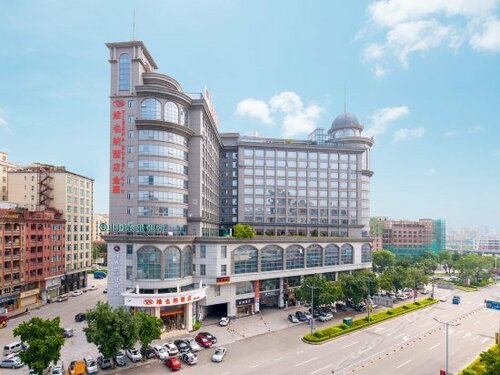 Гостиница Vienna Hotel в Дунгуани