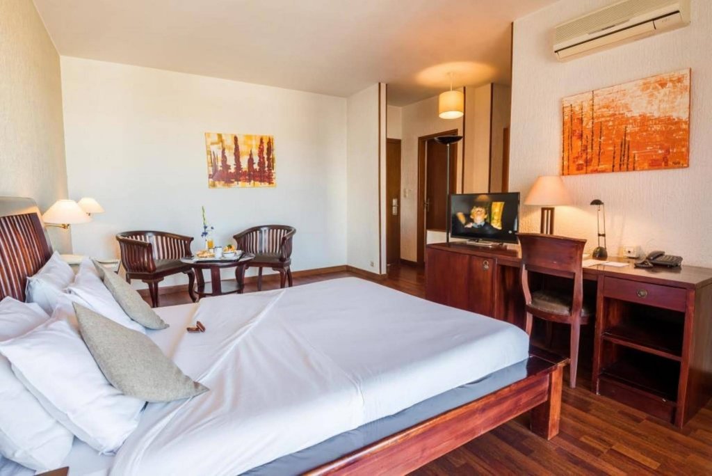 Фото Hôtel Colbert SPA & Casino