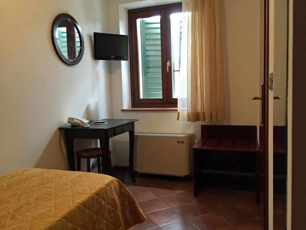 Фото Hotel Alla citta di Trieste