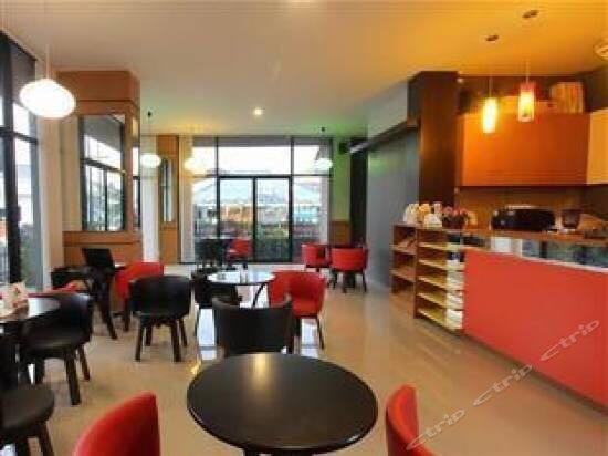 Фото The Corner Hotel - Adults Only