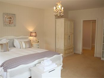 Фото The Salutation