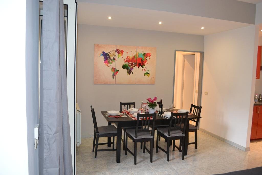 Фото White & Grey House