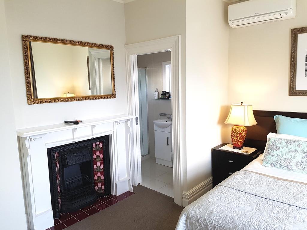 Фото Ponsonby Manor Guest House