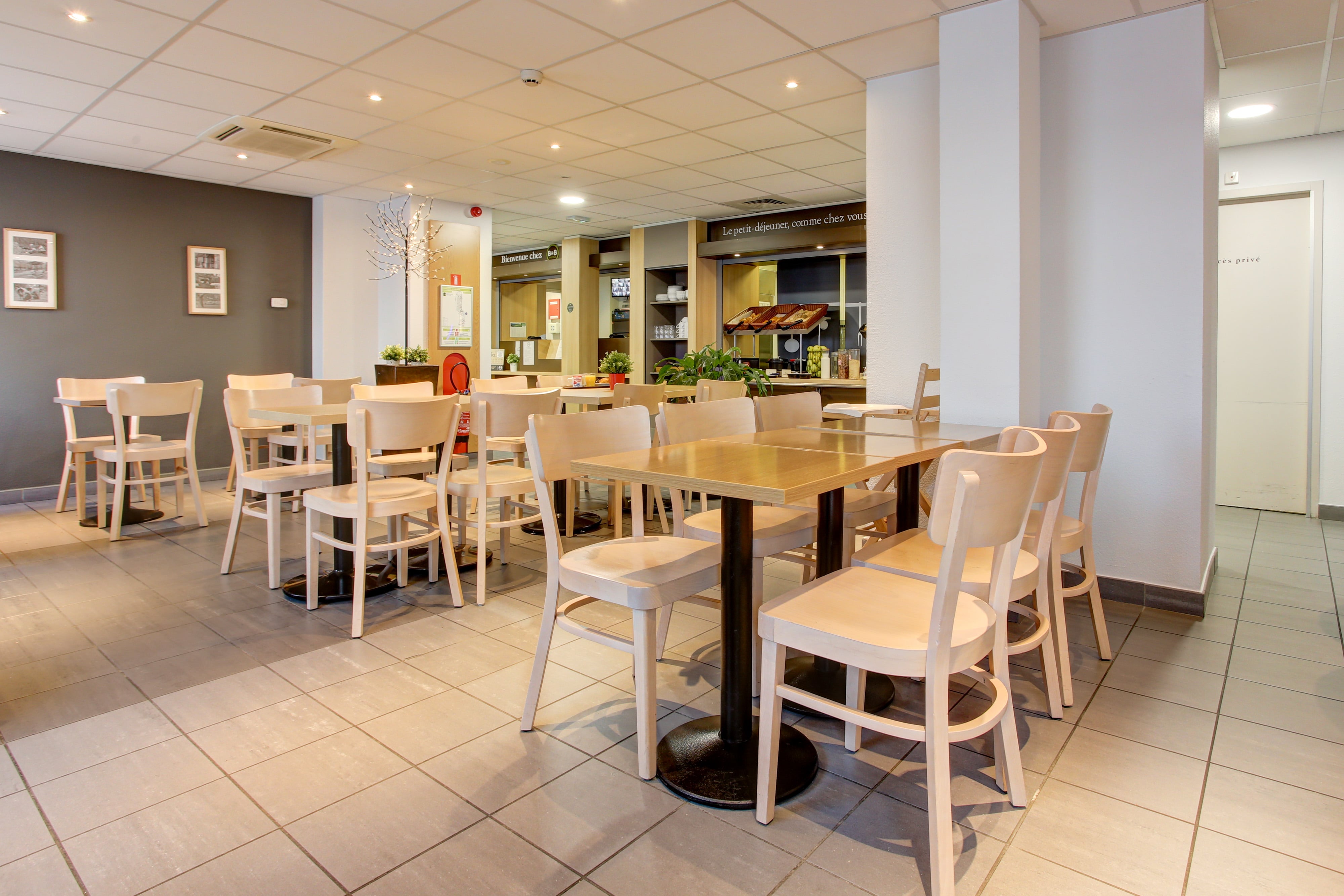 Фото B&b Hotel Reims Centre Gare