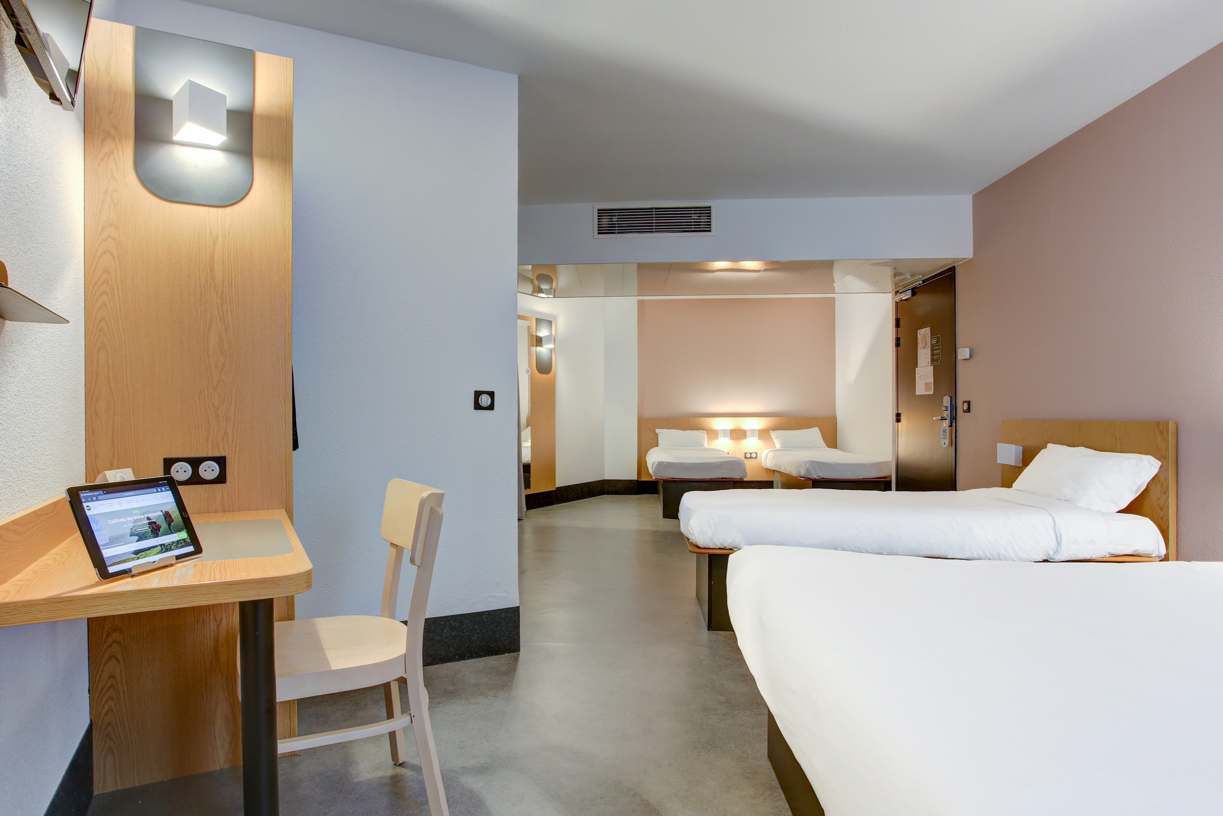 Фото B&b Hotel Reims Centre Gare